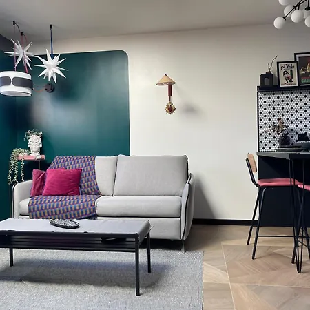 Independant Proche Paris - Chromatic Stella Luxe, Calme Et Volupte * オルリー